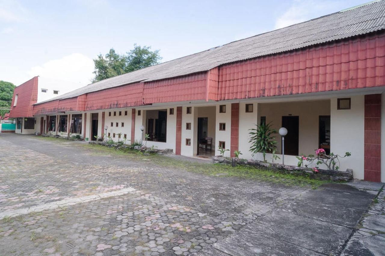 RedDoorz near Kampus 3 UTY Yogyakarta Hotel Bagian luar foto
