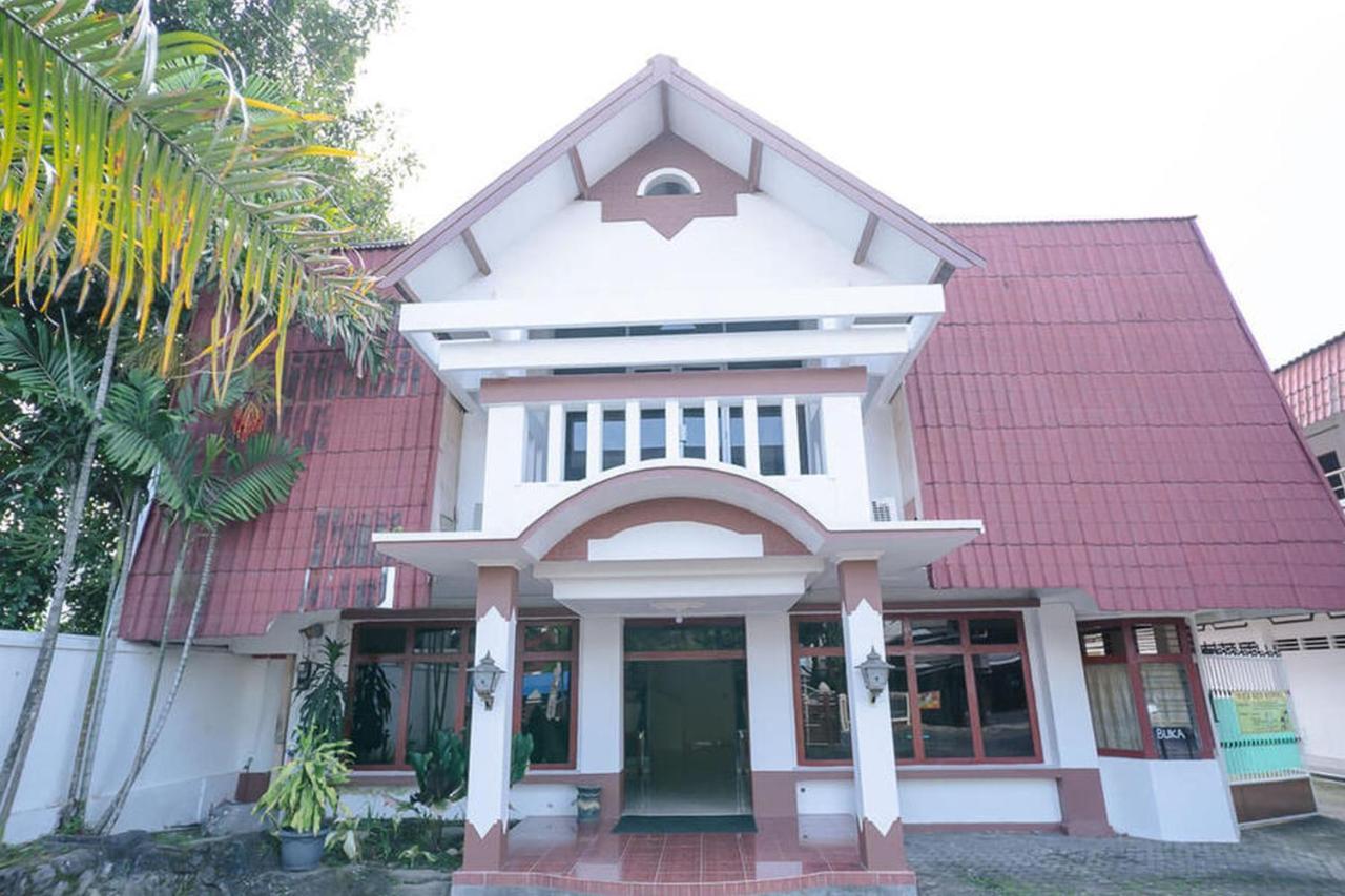 RedDoorz near Kampus 3 UTY Yogyakarta Hotel Bagian luar foto