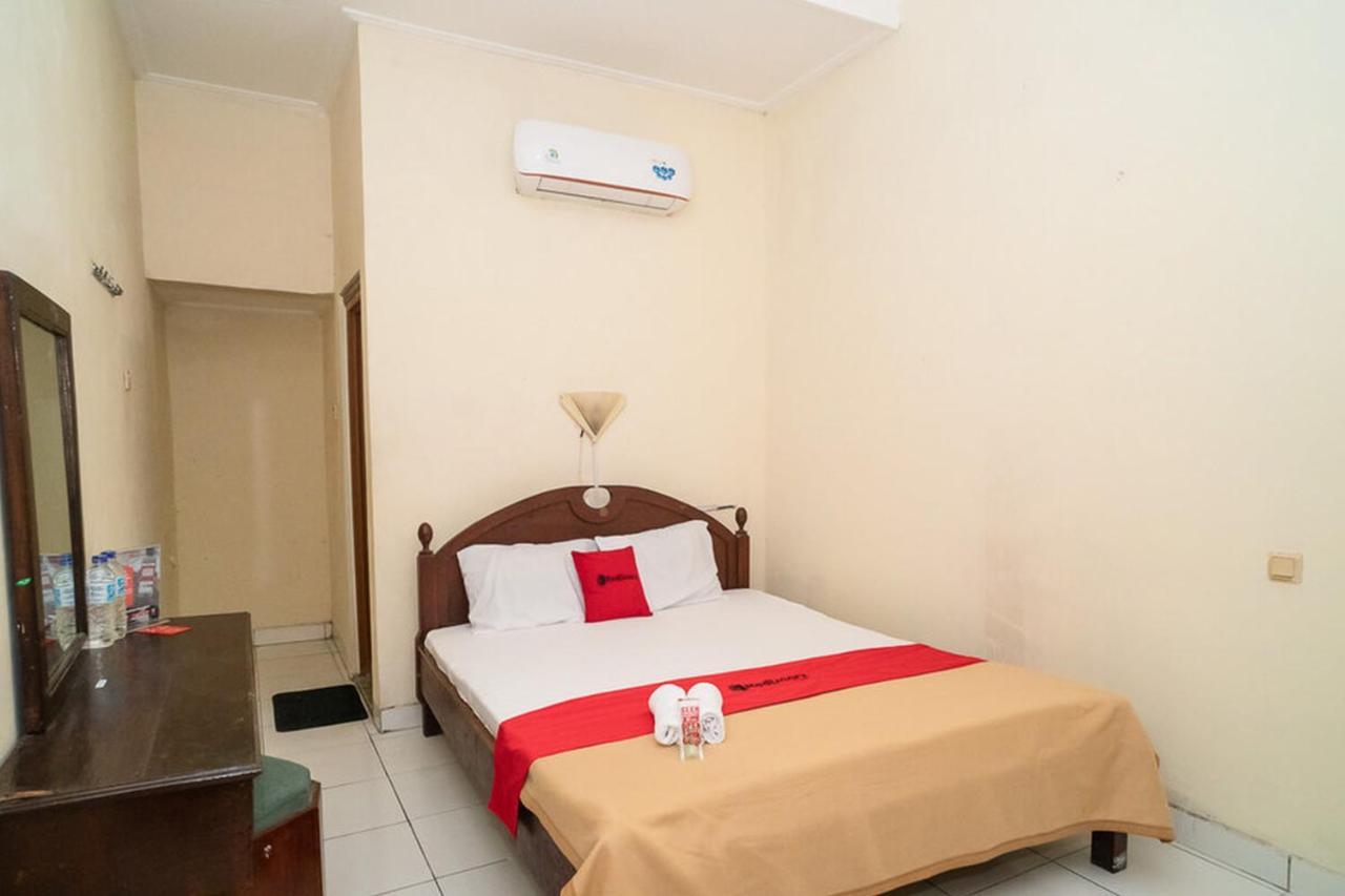RedDoorz near Kampus 3 UTY Yogyakarta Hotel Bagian luar foto