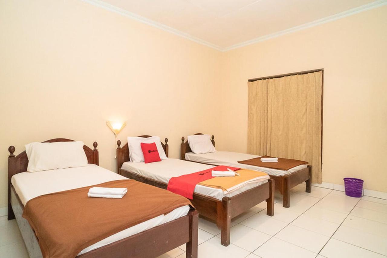 RedDoorz near Kampus 3 UTY Yogyakarta Hotel Bagian luar foto