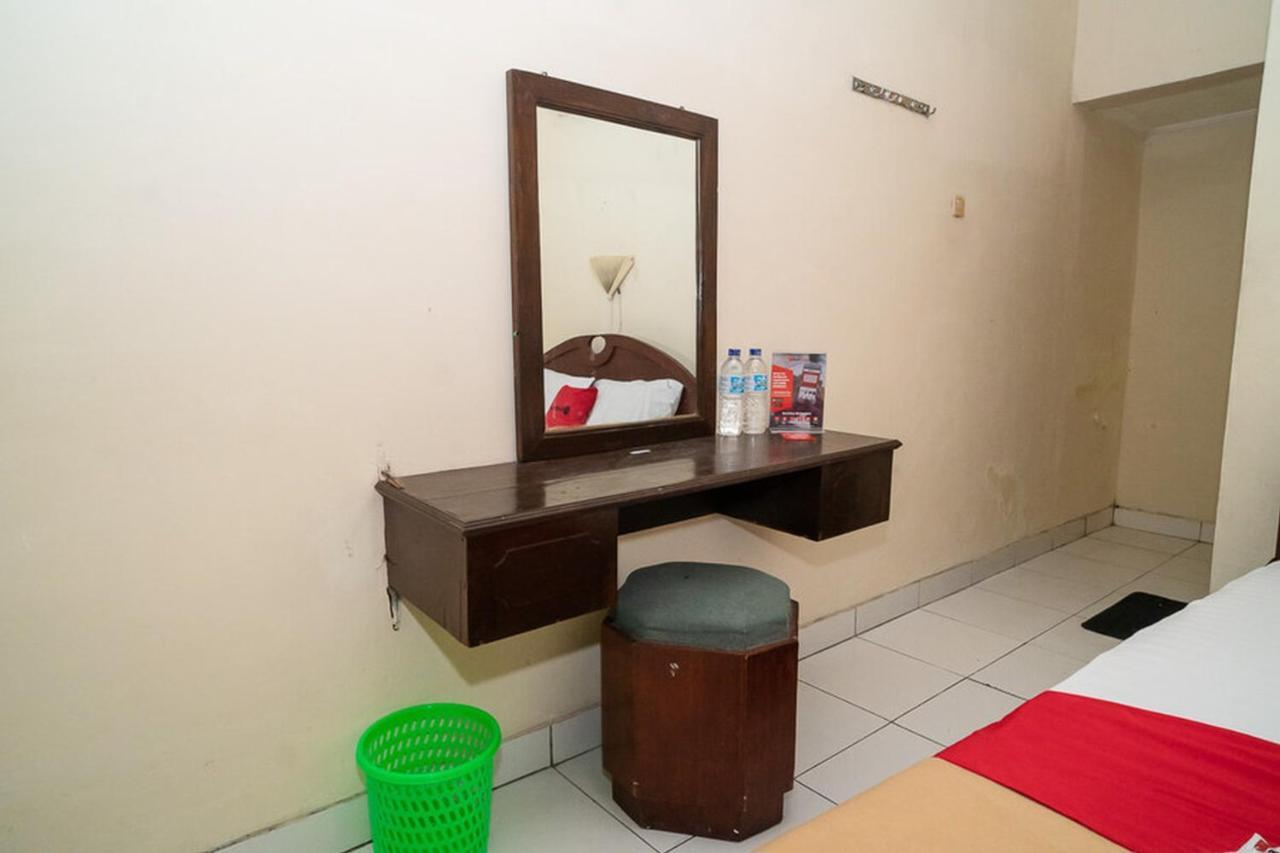 RedDoorz near Kampus 3 UTY Yogyakarta Hotel Bagian luar foto