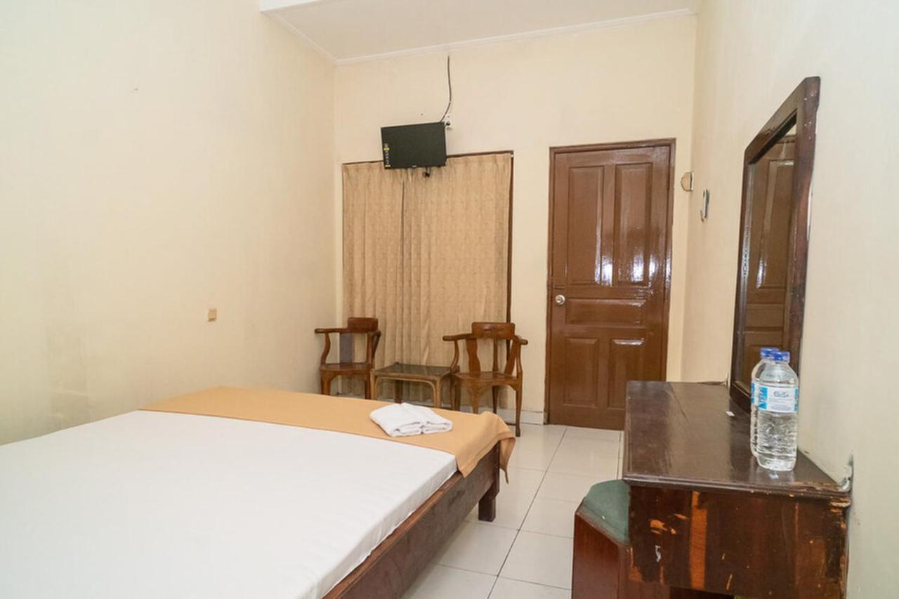 RedDoorz near Kampus 3 UTY Yogyakarta Hotel Bagian luar foto