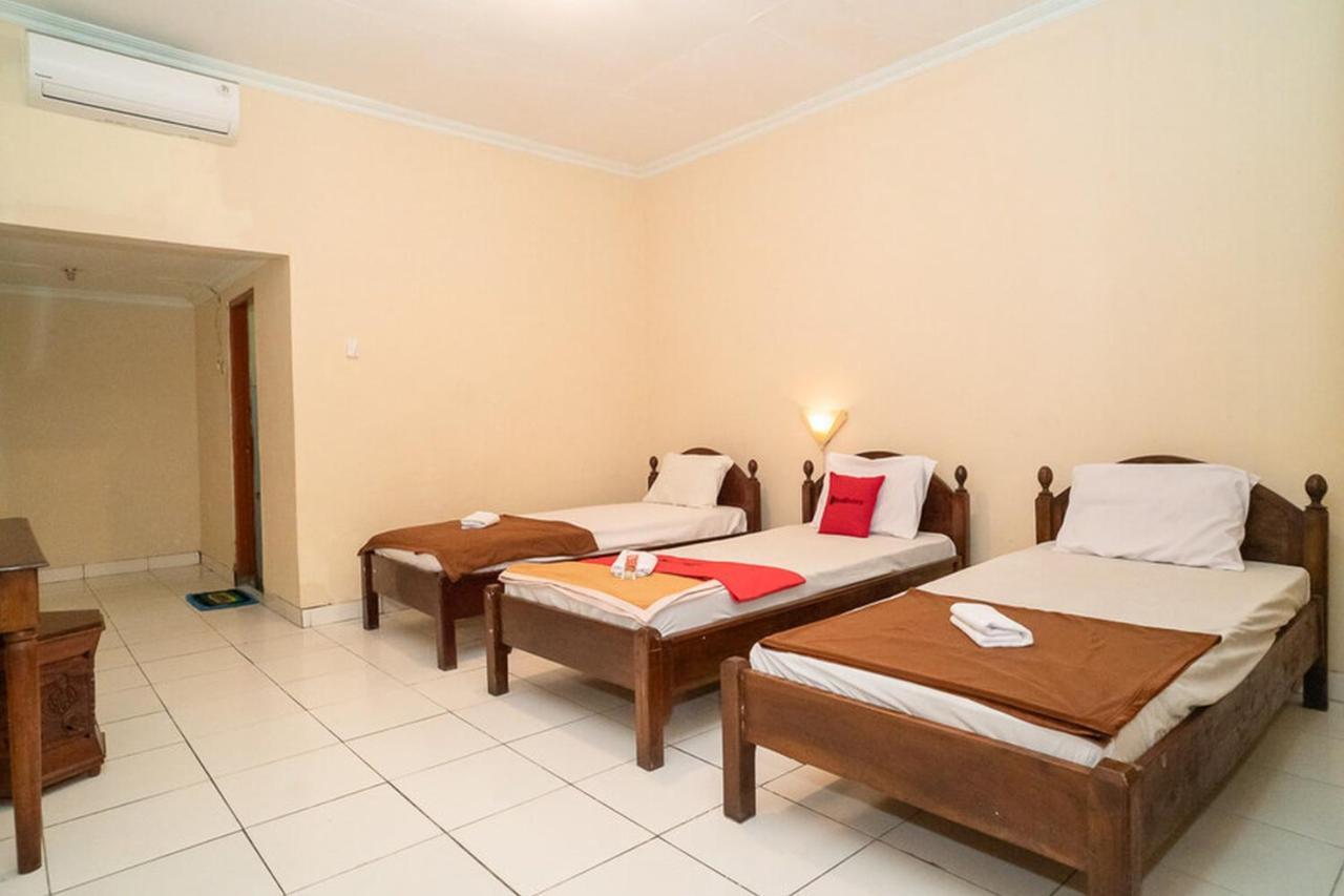 RedDoorz near Kampus 3 UTY Yogyakarta Hotel Bagian luar foto
