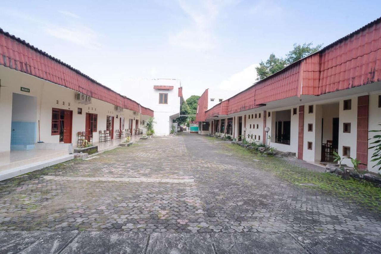 RedDoorz near Kampus 3 UTY Yogyakarta Hotel Bagian luar foto
