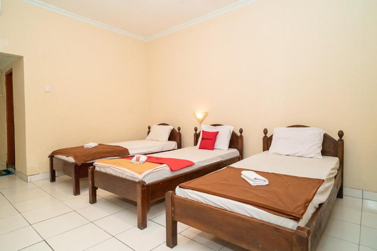 RedDoorz near Kampus 3 UTY Yogyakarta Hotel Bagian luar foto