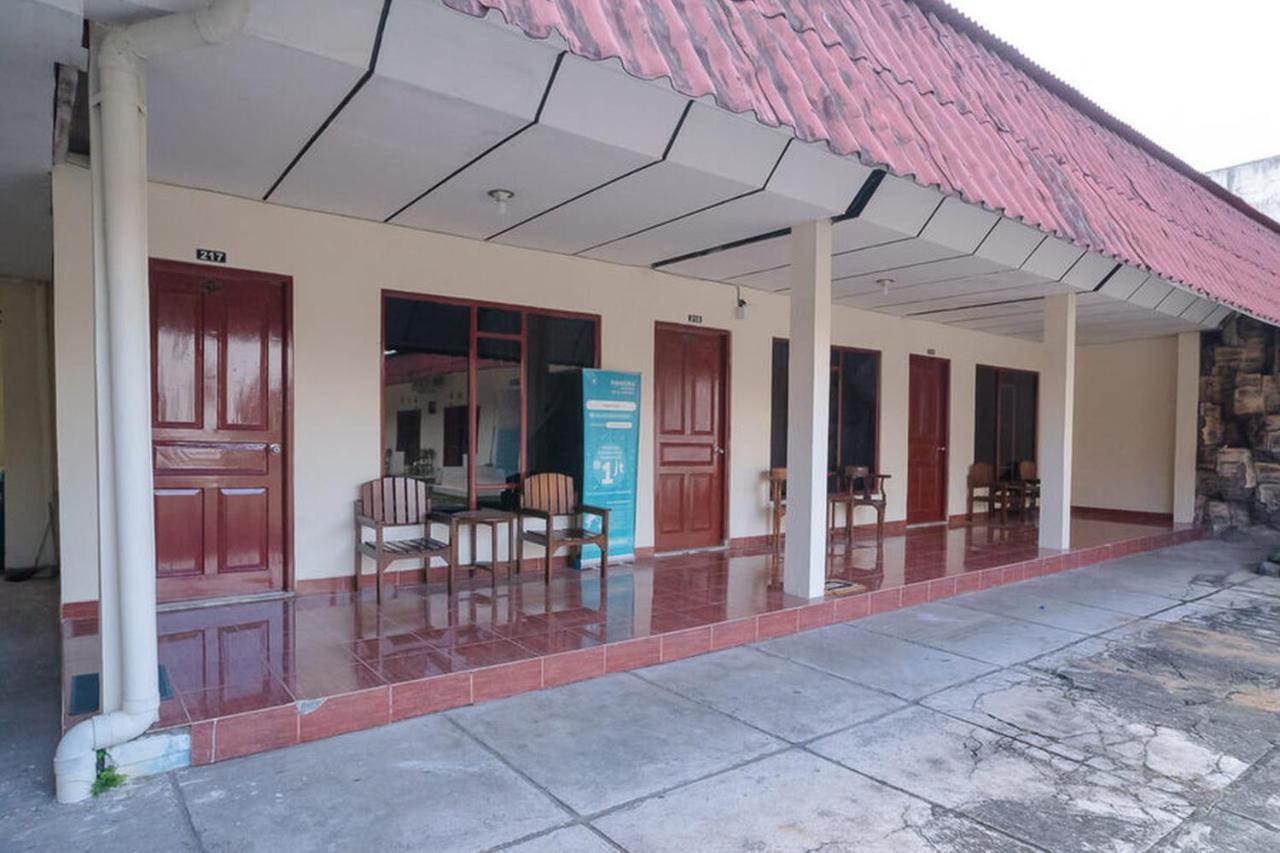 RedDoorz near Kampus 3 UTY Yogyakarta Hotel Bagian luar foto