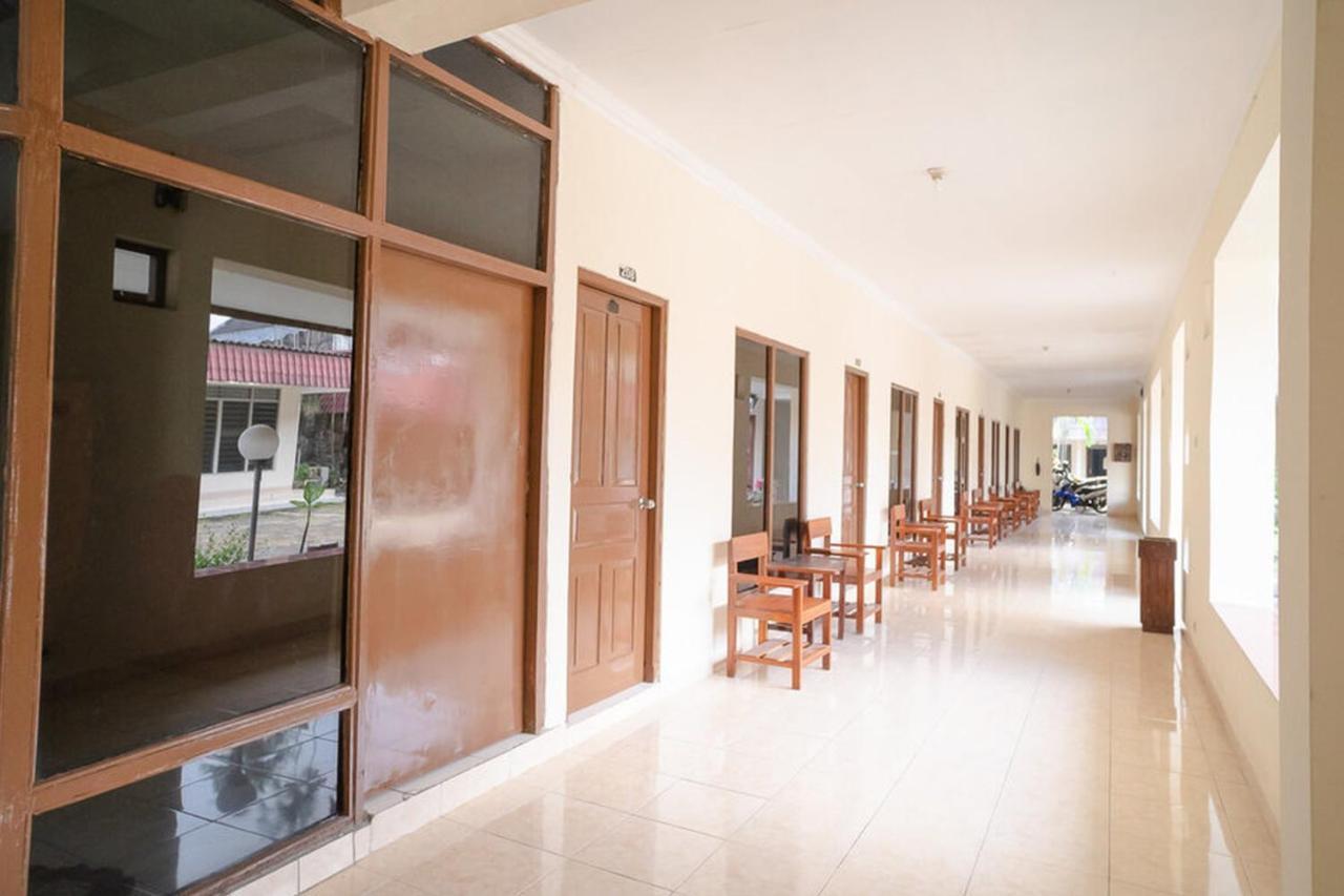 RedDoorz near Kampus 3 UTY Yogyakarta Hotel Bagian luar foto